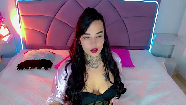 Carolaine01 online show from 10.16.25