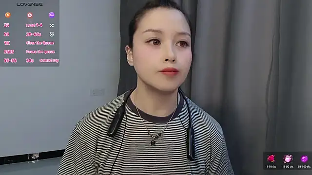 Snapshot of Lucky-xiuxiu chatting on 11.19.25 Lucky-xiuxiu online show from 11.19.25