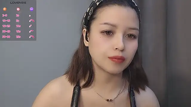 Snapshot of Lucky-xiuxiu chatting on 12.03.25 Lucky-xiuxiu online show from 12.03.25