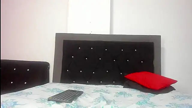 Snapshot of violetadumsper chatting on 02.21.25 violetadumsper online show from 02.21.25