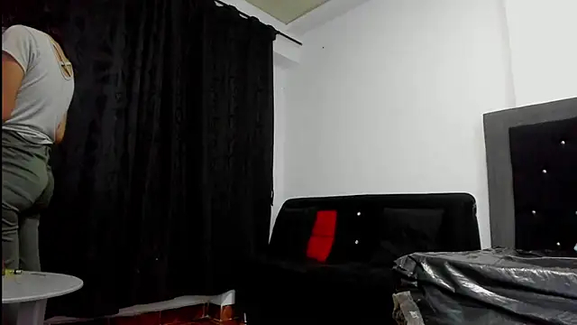 Snapshot of violetadumsper chatting on 02.26.25 violetadumsper online show from 02.26.25