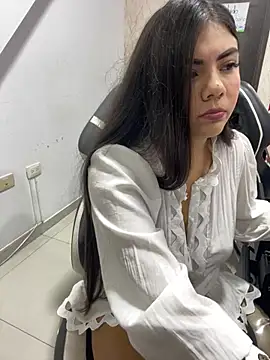 Snapshot of lia_ros chatting on 01.05.25 lia ros online show from 01.05.25