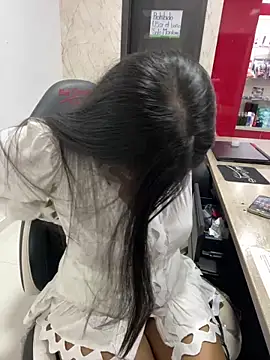 Snapshot of lia_ros chatting on 01.05.25 lia ros online show from 01.05.25