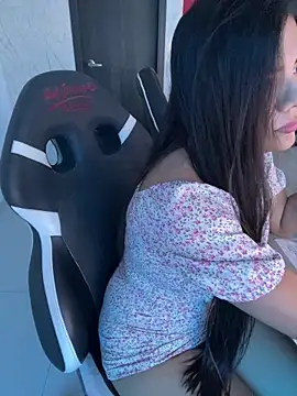 Snapshot of lia_ros chatting on 02.02.25 lia ros online show from 02.02.25