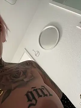 Mia-Fuchs online show from 03.11.25