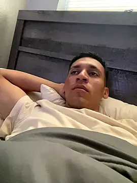 Snapshot of leisurelycriminal chatting on 09.30.25 leisurelycriminal online show from 09.30.25