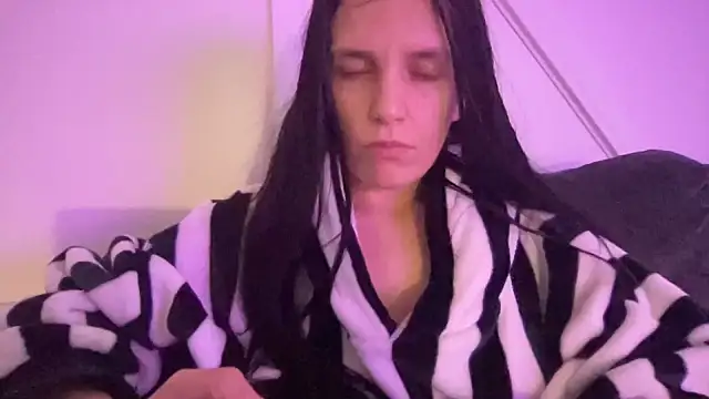 dixie leigh online show from 01.08.25