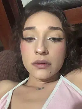 Snapshot of NickiYoung chatting on 01.26.25 NickiYoung online show from 01.26.25