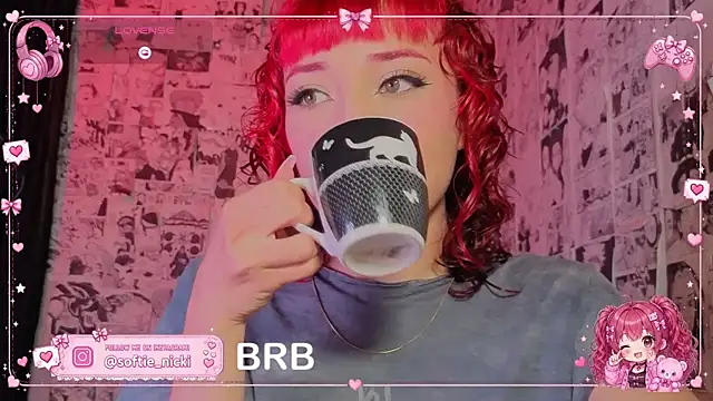 Snapshot of NickiYoung chatting on 07.18.26 NickiYoung online show from 07.18.26