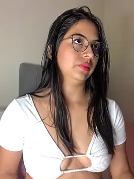 Julii- online show from 01.18.25