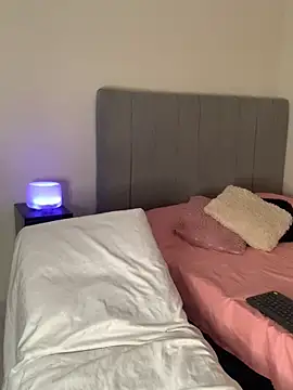 Julii- online show from 01.19.25