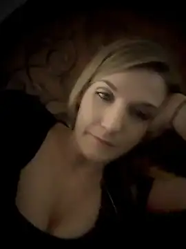 Snapshot of Kitty_DaCocks chatting on 05.26.26 Kitty DaCocks online show from 05.26.26