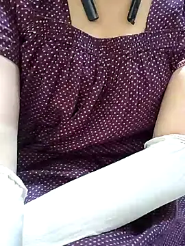Snapshot of mallupriyapriya chatting on 01.16.25 mallupriyapriya online show from 01.16.25