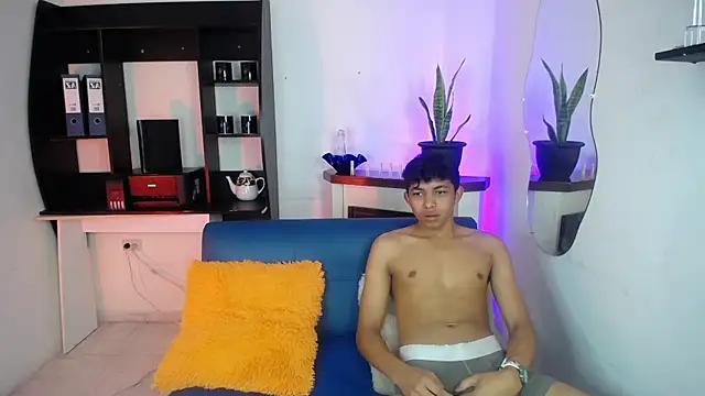 twinkmilk  online show from 02.28.25