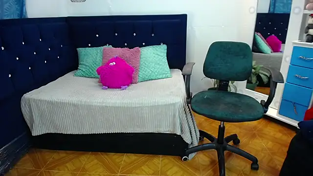 twinkmilk  online show from 03.16.25