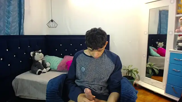 twinkmilk  online show from 03.19.25