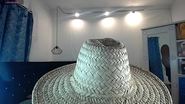 twinkmilk  online show from 03.21.25