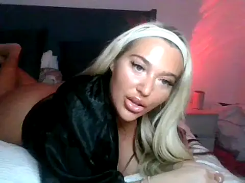 TastyTiffanyy online show from 01.09.25