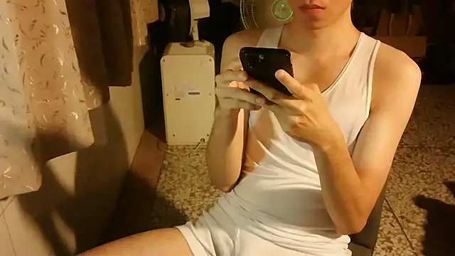 KYU890428 online show from 04.25.26