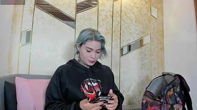 Snapshot of jinxv_nuss chatting on 01.20.25 jinxv nuss online show from 01.20.25