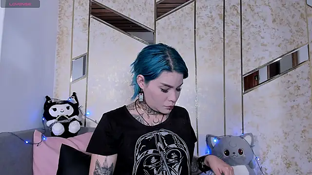 Snapshot of jinxv_nuss chatting on 01.28.25 jinxv nuss online show from 01.28.25