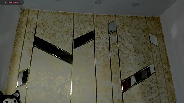 Snapshot of jinxv_nuss chatting on 02.05.25 jinxv nuss online show from 02.05.25