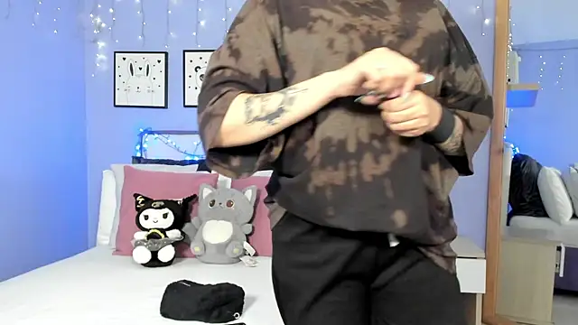 Snapshot of jinxv_nuss chatting on 02.06.25 jinxv nuss online show from 02.06.25