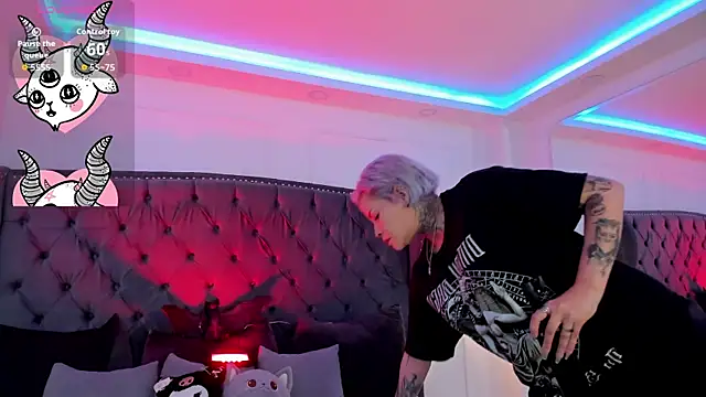 Snapshot of jinxv_nuss chatting on 10.14.25 jinxv nuss online show from 10.14.25