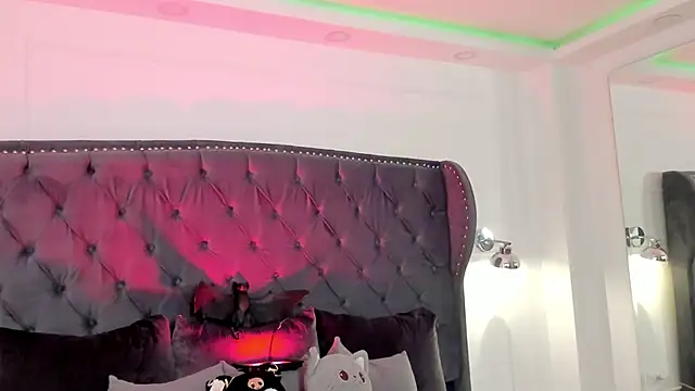 Snapshot of jinxv_nuss chatting on 10.17.25 jinxv nuss online show from 10.17.25