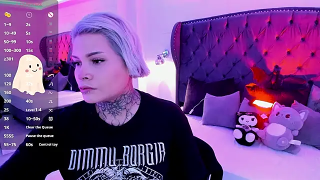 Snapshot of jinxv_nuss chatting on 10.20.25 jinxv nuss online show from 10.20.25