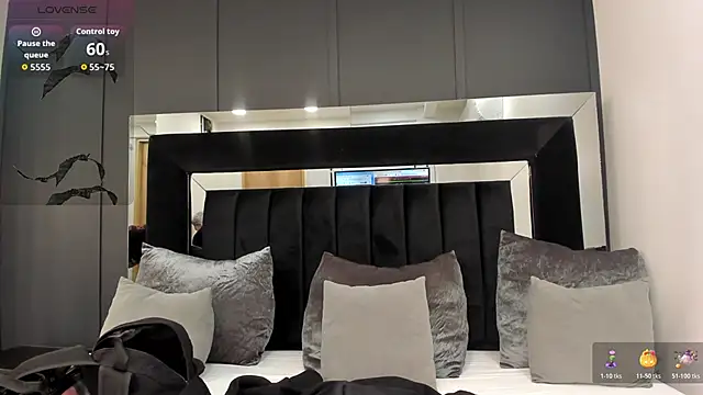 Snapshot of jinxv_nuss chatting on 11.14.25 jinxv nuss online show from 11.14.25