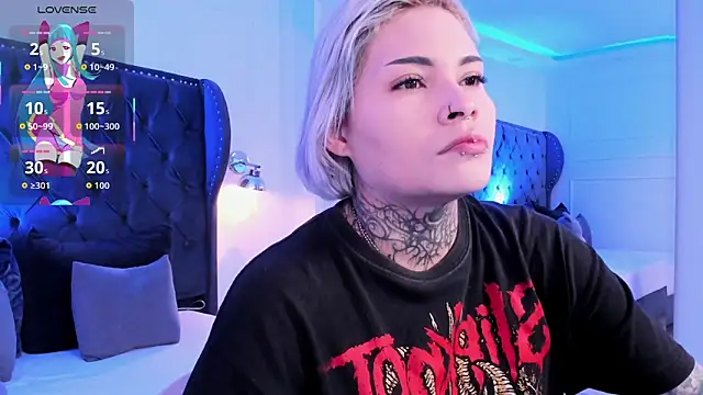 Snapshot of jinxv_nuss chatting on 12.15.25 jinxv nuss online show from 12.15.25