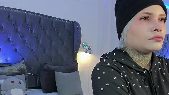 Snapshot of jinxv_nuss chatting on 01.15.26 jinxv nuss online show from 01.15.26