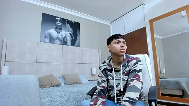 adam piarse01 online show from 10.15.25