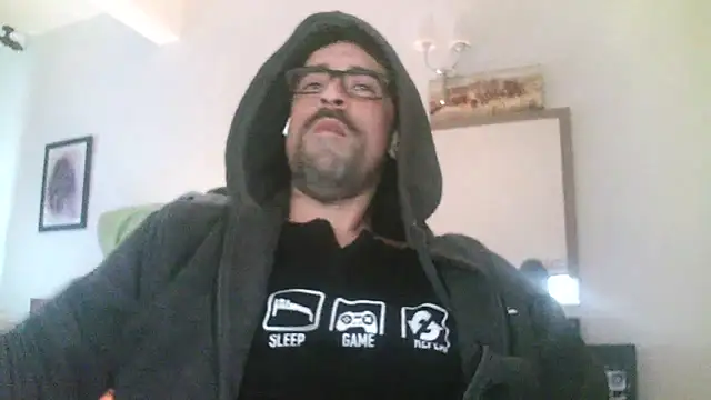 Patrickhound online show from 02.05.25