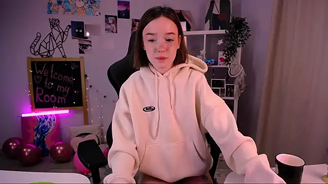 MiniSofy online show from 02.15.25