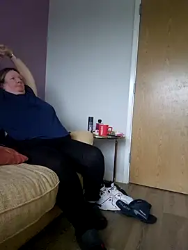 Snapshot of curvy_girl71 chatting on 01.04.25 curvy girl71 online show from 01.04.25