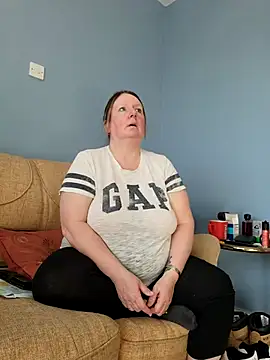 Snapshot of curvy_girl71 chatting on 03.20.25 curvy girl71 online show from 03.20.25