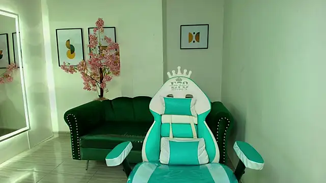 Arianna sweeet online show from 11.13.25