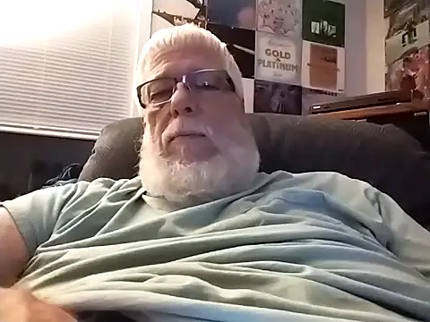 Snapshot of Futura_intx chatting on 09.17.25 Futura intx online show from 09.17.25