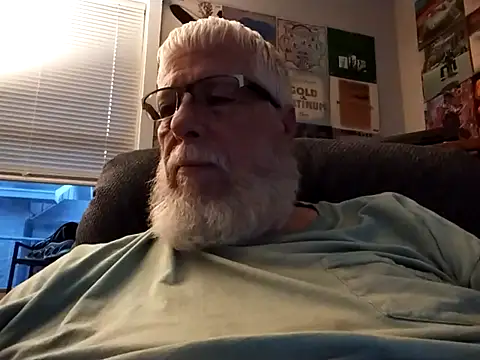 Snapshot of Futura_intx chatting on 09.18.25 Futura intx online show from 09.18.25