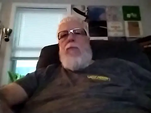 Snapshot of Futura_intx chatting on 09.20.25 Futura intx online show from 09.20.25
