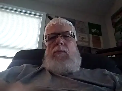 Snapshot of Futura_intx chatting on 09.20.25 Futura intx online show from 09.20.25