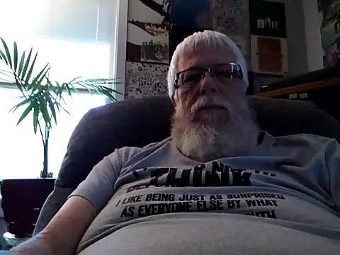 Snapshot of Futura_intx chatting on 10.12.25 Futura intx online show from 10.12.25