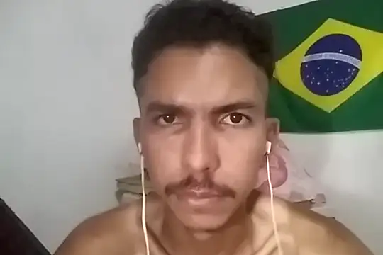 MagrinhoSaradoo online show from 02.15.25