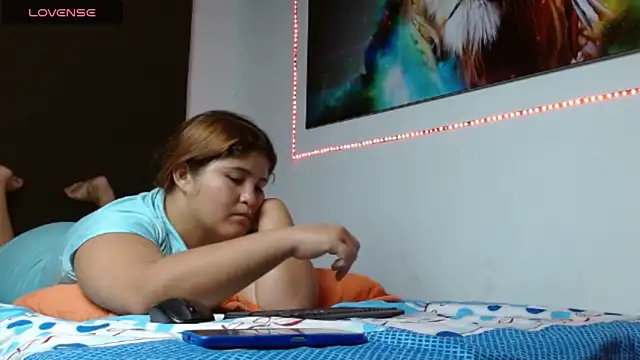 Snapshot of fabyana-queen chatting on 01.28.25 fabyana-queen online show from 01.28.25