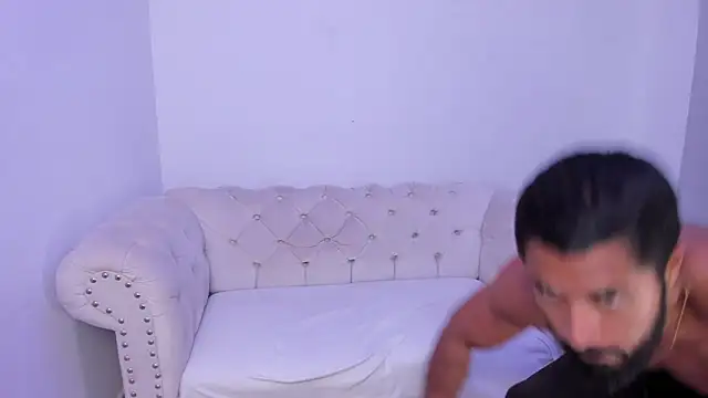 Santiago huntt online show from 10.18.25