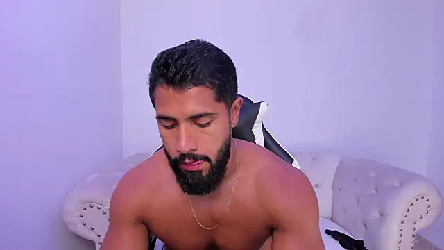 Santiago huntt online show from 11.18.25