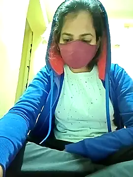 Snapshot of Pooja_cut chatting on 02.05.25 Pooja cut online show from 02.05.25