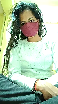 Snapshot of Pooja_cut chatting on 02.11.25 Pooja cut online show from 02.11.25